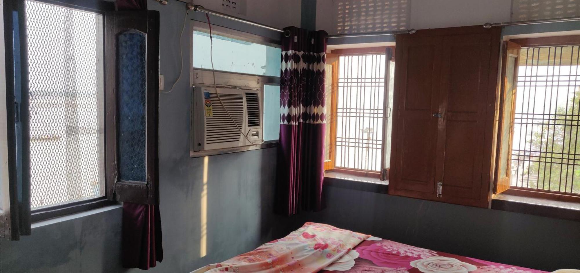 Vishnu Rest House Varanasi Quarto foto